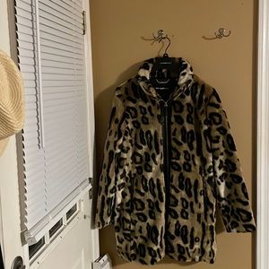 Karl Lagerfeld extra large gently used no tears leopard coat